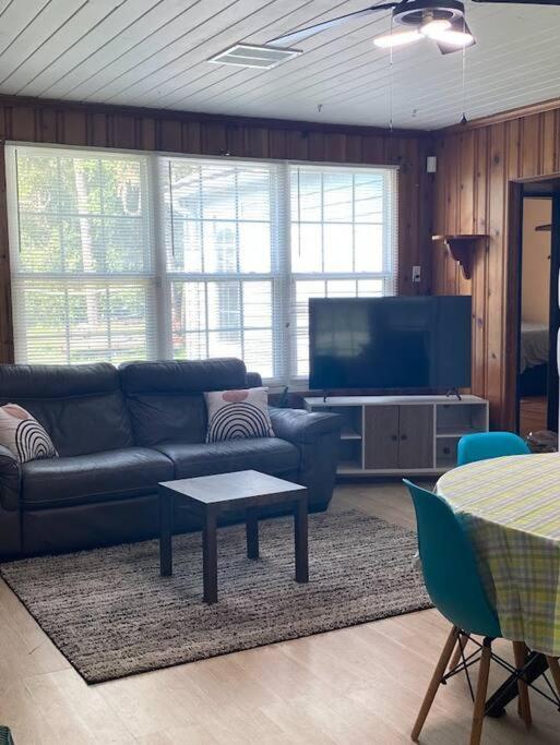 Cozy Home, King Bed, 3 Bedrooms,Close To Downtown Beaches Towncenter 傑克遜維爾 外观 照片